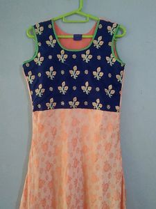 Ladies... Have A Look At This Beautiful Sleevless Anarkali Kurta.. ❤️🥰