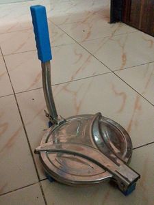 Roti And Poori Maker