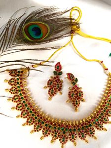 Elegant Gold-Tone Necklace Set