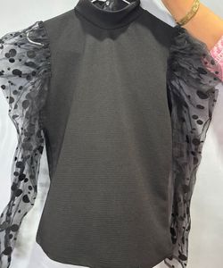 Black Baloon Sleeves Top