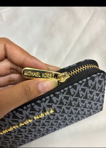 🔥 Your First Branded Clutch❤️