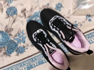 Shoes For Women&#39;s And Mens Too Anyone Can Use.