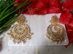 KUNDAN EARRING WITH MANGTIKA SET