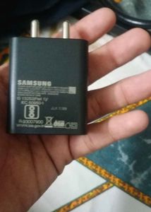 Samsung&#39;s Original Charger With Box And Warranty