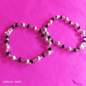 White And Black Mani Baby Hand Bangles