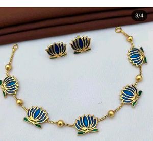 Women Necklace And Earring Set