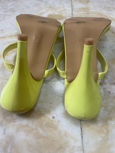 SHOETOPIA NEON GREEN SANDAL