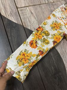 Floral Print chikenkari Kurta