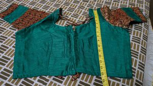 Preloved Saree With Stitched Blouse.💕