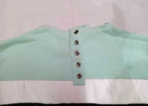 Trendy Top 💌Make Offer ✨