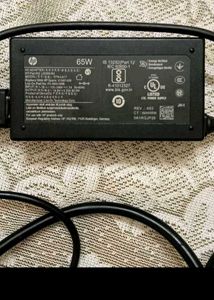 HP LAPTOP CHARGER NEW AND ORIGINAL 65 WATT