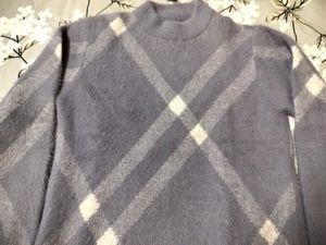 🇨🇦Stylish Purple Patterned Sweater 😊