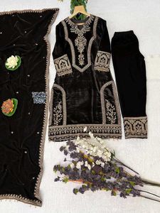Elegant Black Embroidered Suit Set RR