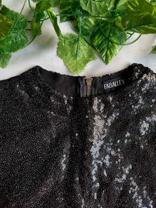 Faballey Women’s Black Sequin Crop Top