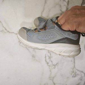 Carter&#39;s Unisex Sneakers