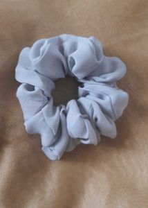Handmade Set Of 4 Scrunchies+ 🎁