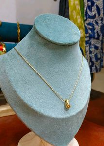 Teardrop Pendant Necklace