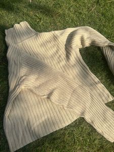 Cozy Turtleneck Sweaters (black and beige 2 p