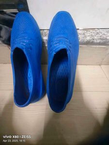 Blue Slip-On Shoes... रबर के है