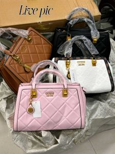 GUESS SHOWROOM QUALITY HANDBAG 12aa QUALIT