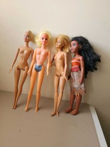 FOR SALE: Set of 4 Used Dolls