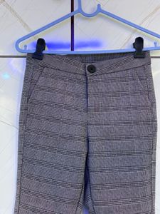 Checked grey pant