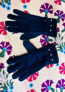 Elegant Velvet Gloves