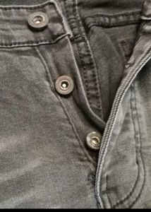 Ripped Graphic Jeans