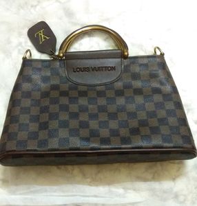 Louis Vuitton Siling Bag