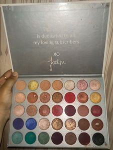 The Jaclim Hill Pallete Eye Shadow