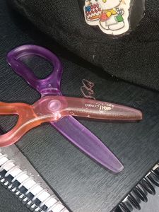 Deli Cute Paper Cutting Pink And Purple Scissors