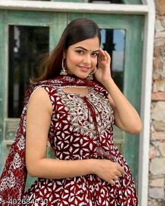 Catalog Name:*Myra Voguish Women Kurta Sets*Kurta