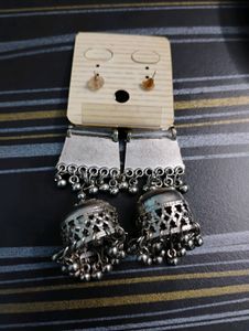 Set Of 2 Metal Earings