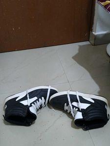 Puma High-Top Sneakers