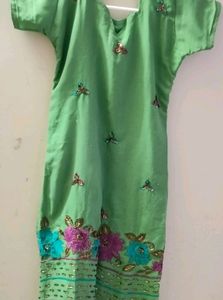 💝 GREEN COLOR HAND🤚 STITCHEING TOP