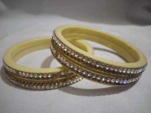 SUKRITI Lac Cubic Zirconia Bangle Set