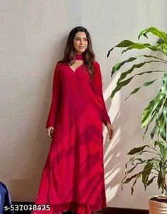 New Stayle Beautiful Pakistani Dress Inpoted Dres