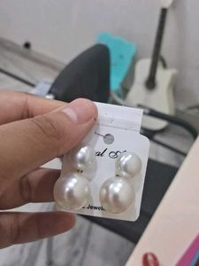 PEARL EARRINGS