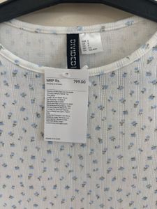 H&amp;M OVERLOCK DETAILED POINTELLE TOP