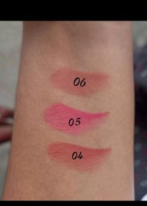 Mars Peaches and nude shade lipstick