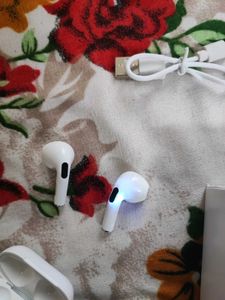 APPLE PRO 4 EARBUDS AIRPODS (COPY)
