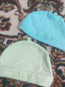 duo set of plain caps