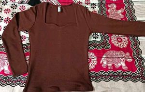 Heart Neck Full Sleeve Ribbed Top