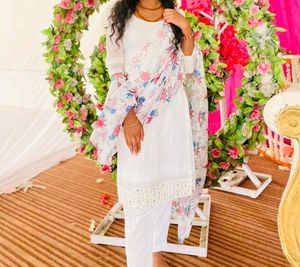 White Suit With Chiknkari Light Design, Floral