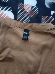 Brown Top &amp; Black Cargo Pants