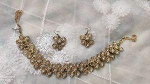 Gold Floral Necklace Set