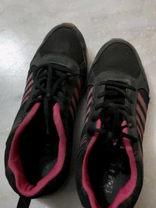 Black & Pink Striped Running Shoes