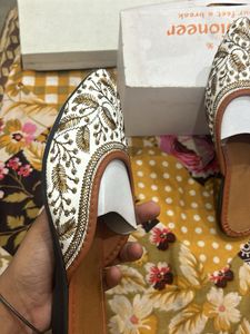 Embroidered Ethnic Flats