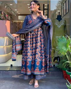 *Beautiful hit design anarkali 3pcs*