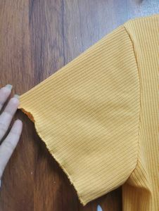 Graphic Crop Tee 🧇🍋🍯🌻